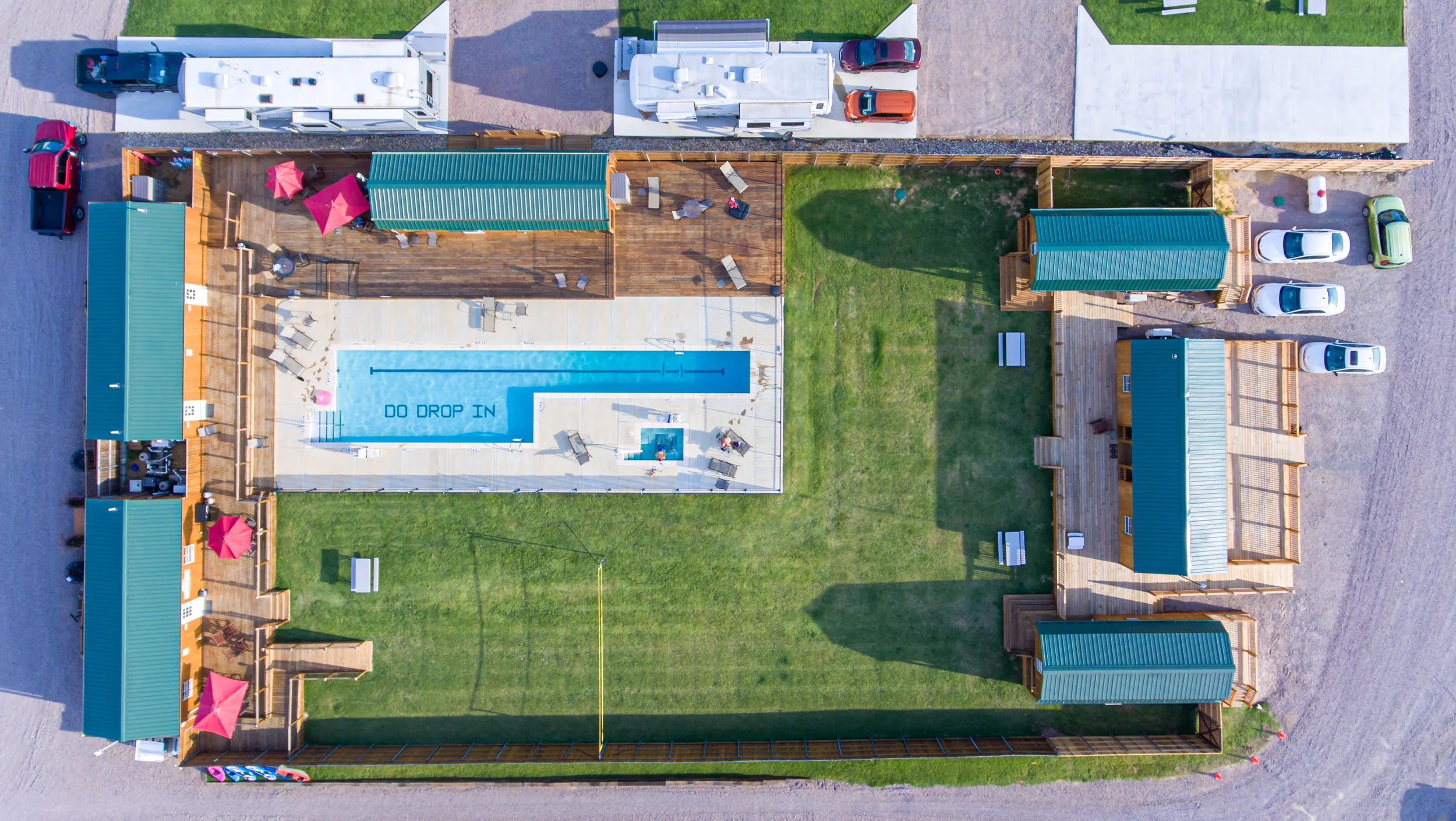 aerial-photo-of-pool